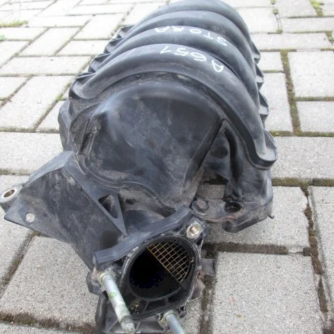 Впускной коллектор для Toyota Corolla E120/E130 Седан 2000-2007 на фотографиях