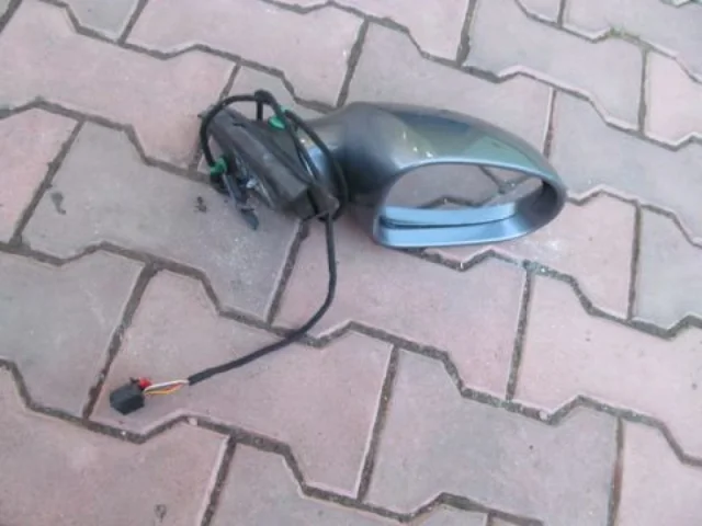 Зеркало боковое левое для Volkswagen Passat (B6, Typ 3C) 2005-2010 на фотографиях