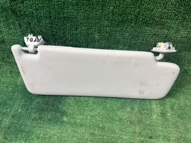 Козырек солнцезащитный левый для Skoda Rapid I NH3 2012-2017 на фотографиях