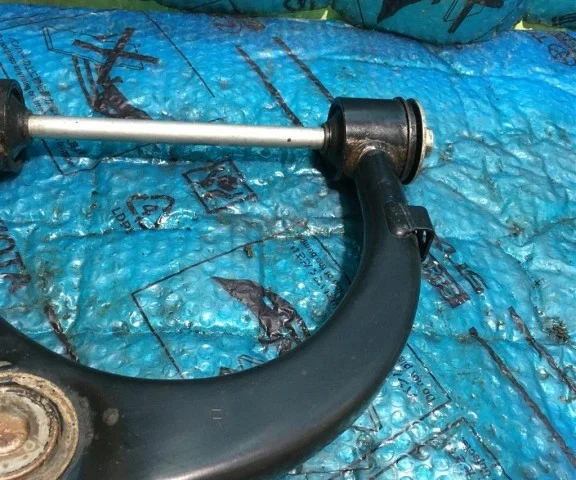 Рычаг передний правый верхний для Lexus LX J200 rest 2015+ на фотографиях