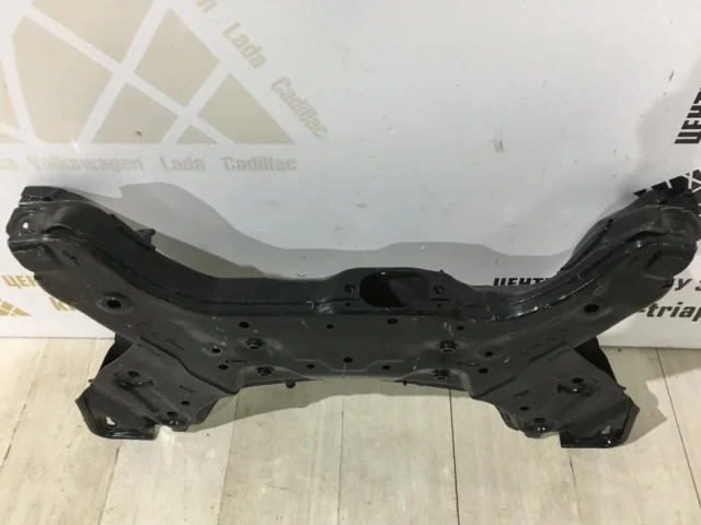 Подрамник двигателя для Hyundai Solaris 1 рестайлинг 2014-2017 на фотографиях