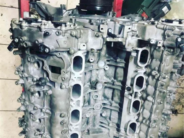 Двигатель без навесного для Mercedes-Benz GL class X166 2012-2016 на фотографиях