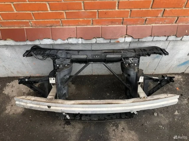 Панель радиатора (телевизор) для BMW X3 Е83 2003-2010 на фотографиях