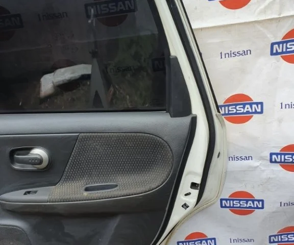 Двери для Nissan Note E12 2012-2020 на фотографиях