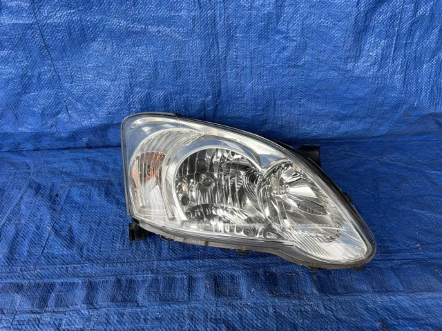 Бампер для Toyota Corolla E120/E130 Хэтчбек 2001-2007 на фотографиях