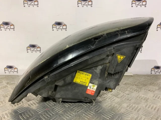 Фара правая для Volvo C30 MK 2006-2013 на фотографиях