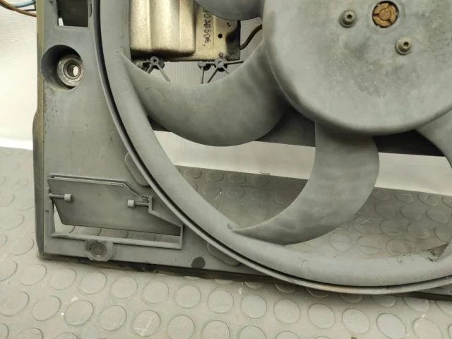 Вентилятор радиатора охлаждения ДВС для BMW 3er Е46 1998-2007 на фотографиях