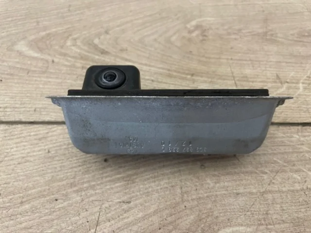 Камера заднего вида для Volkswagen Touareg II (7P5) 2010-2014 на фотографиях