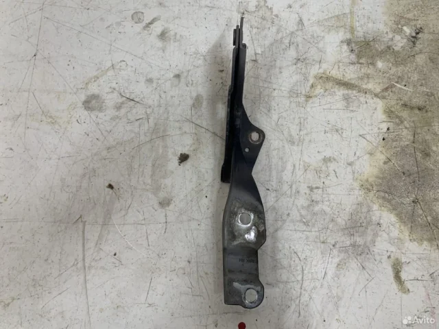 Петля капота правая для Hyundai Solaris 1 рестайлинг 2014-2017 на фотографиях