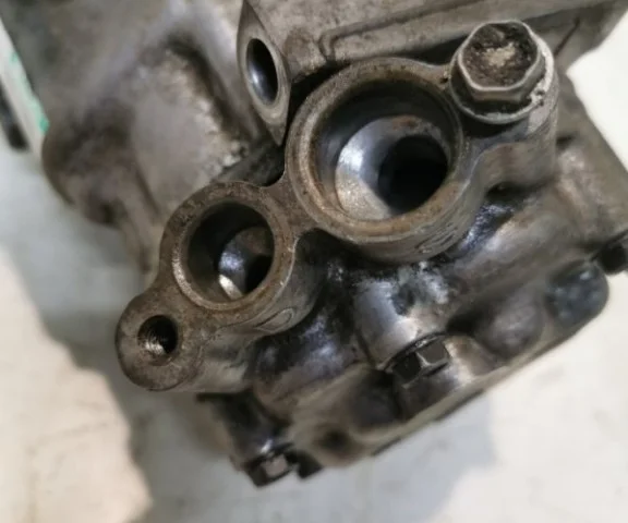 Компрессор кондиционера для Renault Logan 2007-2012 (Универсал KS) на фотографиях