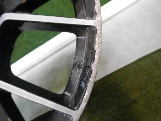 Диск колесный литой для Audi Q7 4M 2015+ на фотографиях