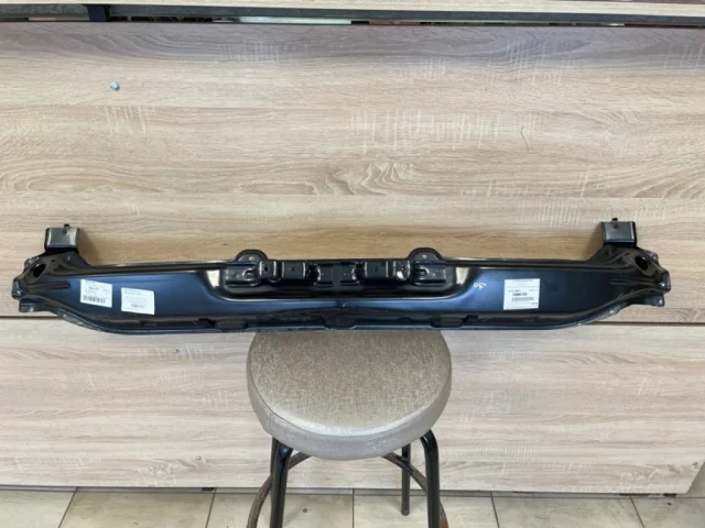 Усилитель переднего бампера для Mitsubishi Pajero Sport KH0 rest 2013-2017 на фотографиях