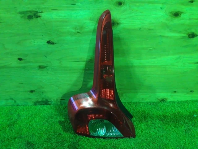 Фонарь левый для Volvo C30 MK 2006-2013 на фотографиях