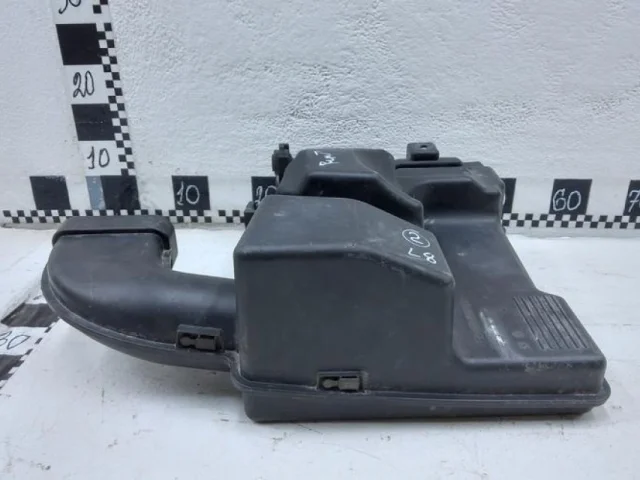 Резонатор воздуховода для Hyundai Solaris 2 (2017-2022) на фотографиях