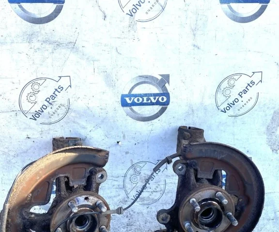 Кулак поворотный правый для Land Rover Range Rover Evoque L538 2011-2015 на фотографиях