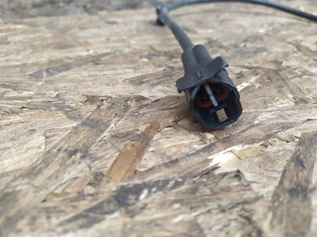 Лямбда-зонд (второй) для Suzuki Grand Vitara 3dr 2005-2016 на фотографиях