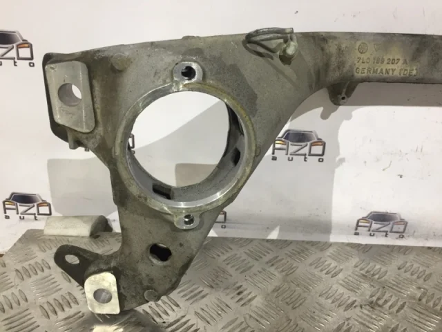 Подрамник двигателя для Volkswagen Touareg I (7L) 2002-2010 на фотографиях