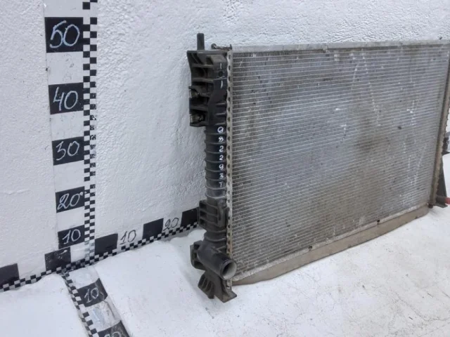 Радиатор охлаждения ДВС для Ford Explorer U502 rest 2014-2019 на фотографиях