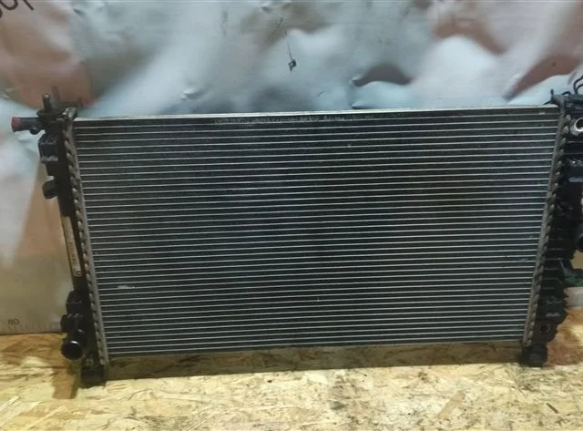 Радиатор охлаждения ДВС для Opel Insignia Универсал A 2008-2017 на фотографиях