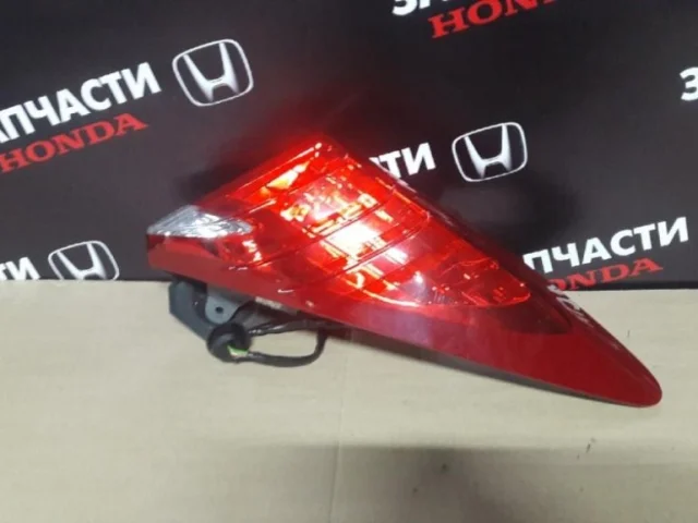 Фонарь внешний правый для Honda Civic FK 5D 2012-2015 на фотографиях