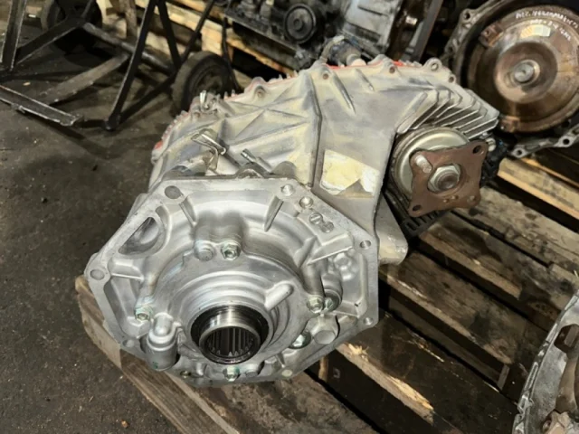 Раздатка для Lexus LX J200 2007-2015 на фотографиях