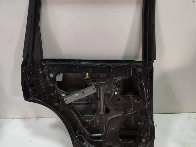 Дверь передняя правая для Nissan X-Trail T30 RU 2001-2007 на фотографиях