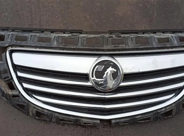 Решетка радиатора для Opel Insignia Хэтчбек A 2008-2017 на фотографиях
