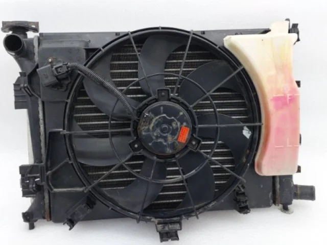 Кассета радиаторов для Hyundai Solaris 1 RB (2011-2013) на фотографиях