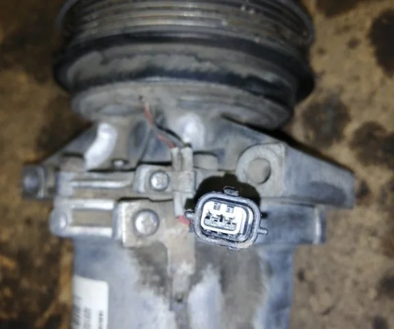 Компрессор кондиционера для Renault Logan 2018+ (L8 rest.) на фотографиях