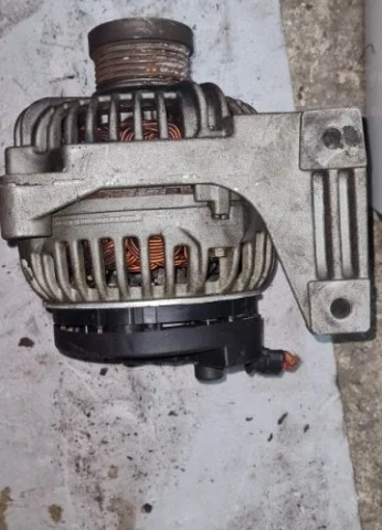 Генератор для Volvo XC90 I C 2002-2014 на фотографиях