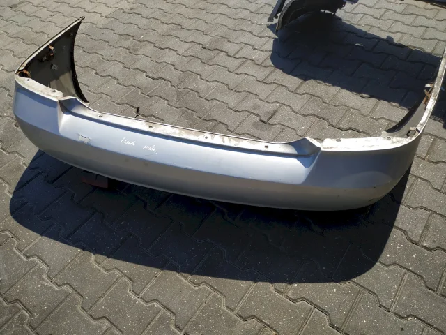 Бампер задний для Hyundai Elantra XD 2000-2009 на фотографиях