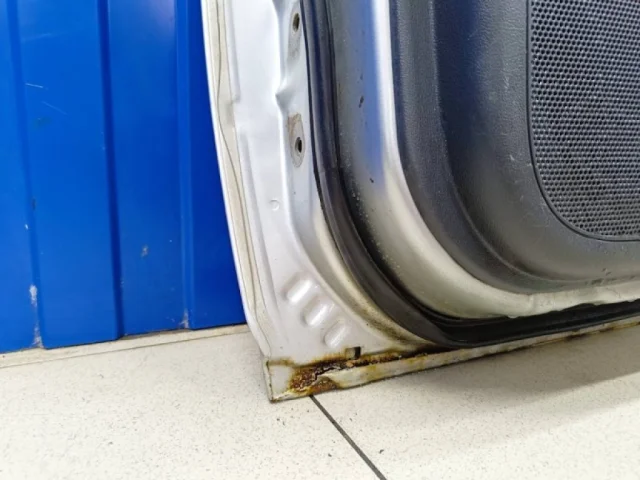 Дверь задняя правая для Hyundai Elantra XD 2000-2009 на фотографиях