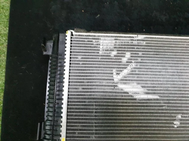 Радиатор охлаждения ДВС для BMW 3er G20 2018+ на фотографиях