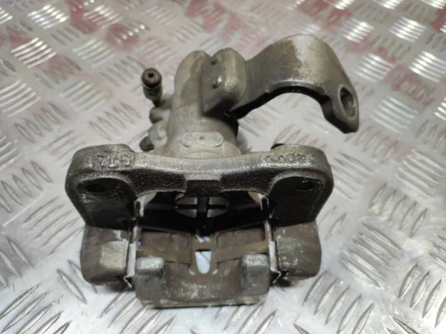 Суппорт задний правый для Honda Civic FA 2005-2010 седан на фотографиях