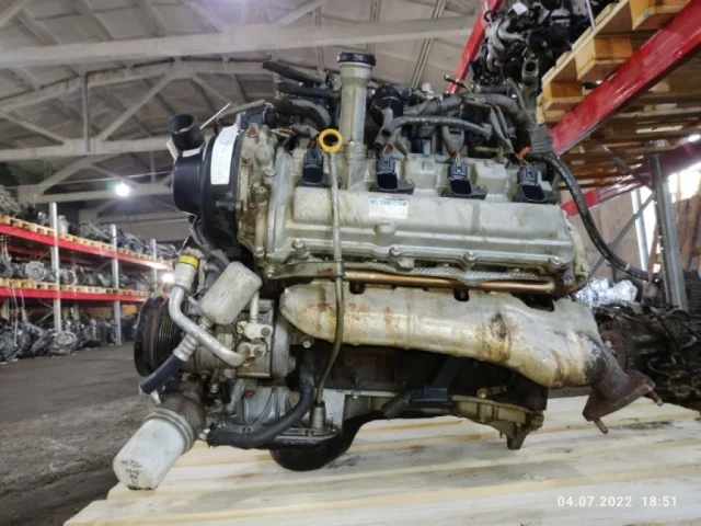 Двигатель для Toyota Land Cruiser 100 1998-2007 на фотографиях