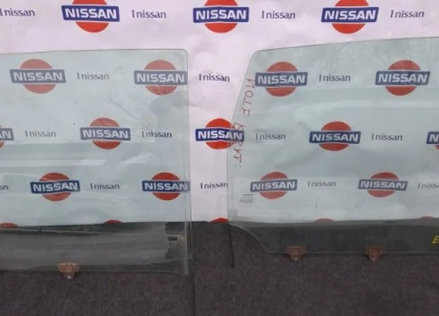 Стекло двери заднее правое для Nissan Note E11 2005-2012 на фотографиях
