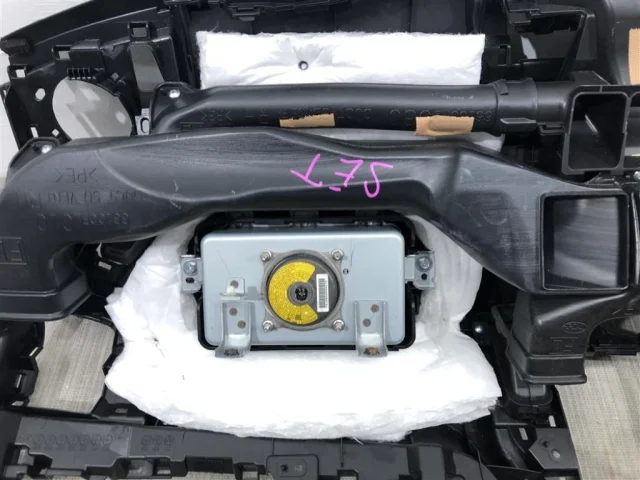 Подушка безопасности пассажира для Subaru Forester SK 2019+ на фотографиях