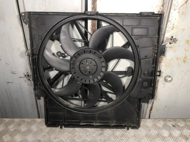 Диффузор вентилятора для BMW X3 F25 2010-2017 на фотографиях