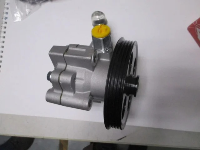 Насос ГУР для Opel Astra J Хэтчбек 2009-2017 на фотографиях