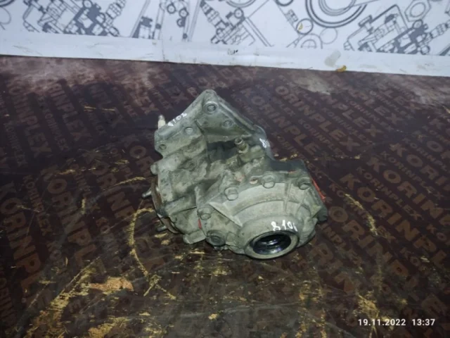 Редуктор переднего моста для Toyota RAV4 XA40 rest 2015-2019 на фотографиях