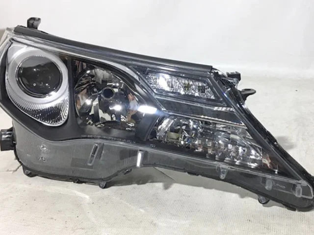 Фары для Toyota RAV4 XA30 2005-2012 на фотографиях