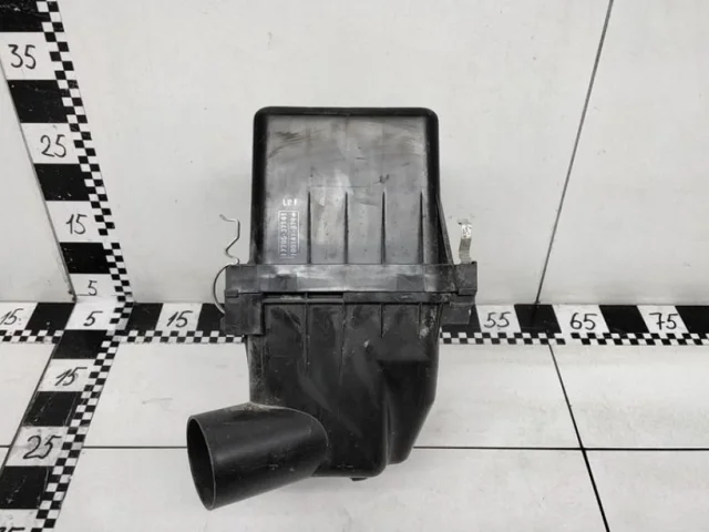 Корпус воздушного фильтра для Toyota RAV4 XA40 2013-2015 на фотографиях