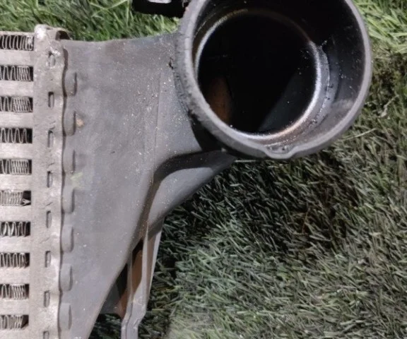 Интеркулер для BMW X5 Е53 1999-2006 на фотографиях