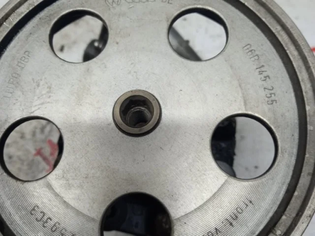 Насос ГУР для Audi Q5 8R 2008-2016 на фотографиях