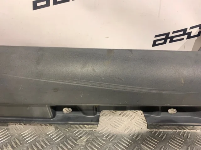 Накладка порога левая для Volvo C30 MK 2006-2013 на фотографиях