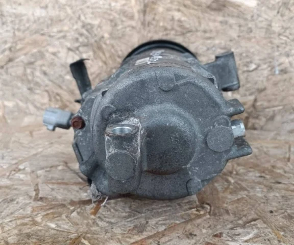 Компрессор кондиционера для Toyota Land Cruiser 200 2007-2015 на фотографиях