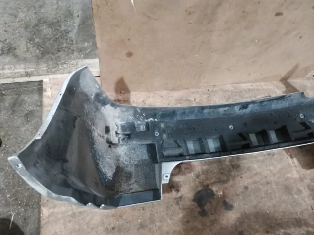 Бампер задний для Dodge Caliber 2006-2012 на фотографиях