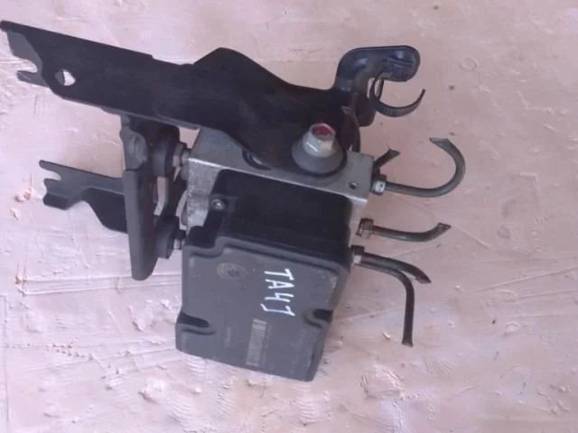 Блок ABS для Suzuki Grand Vitara 2005-2014 на фотографиях