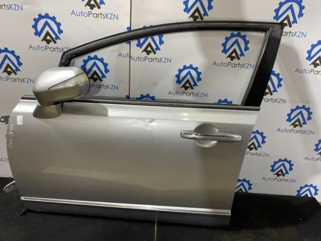 Дверь передняя левая для Honda Civic FA 2005-2010 седан на фотографиях