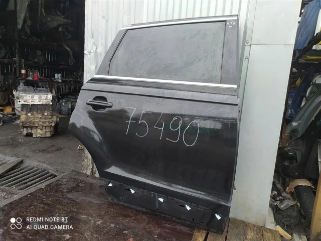 Уплотнитель передней правой двери для Audi Q7 4L 2005-2015 на фотографиях